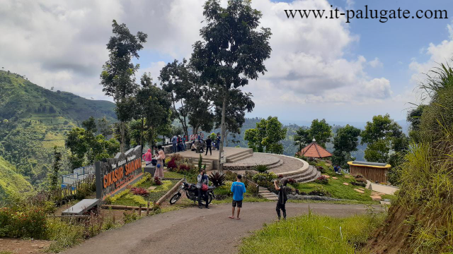 Plaza Rengganis Situbondo Wisata Alam Terbaik di Jawa Timur