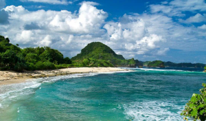 Aktifitas Menarik yang Wajib di Lakukan di Pantai Goa Cina