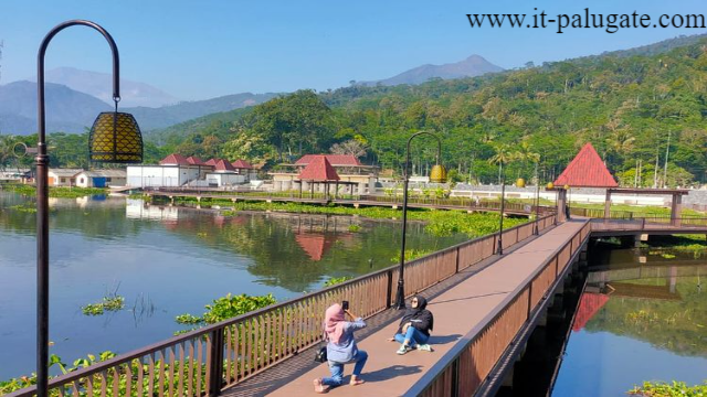 Wisata Bukit Cinta Rawa Pening Pesona Alam Danau Menawan